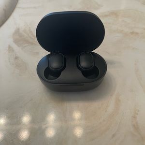 Bluetooth earbuds